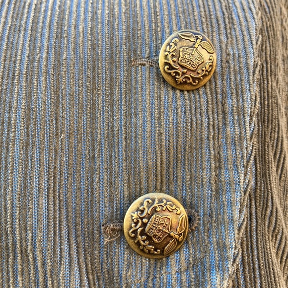 Awesome coat. - Picture 3 of 10